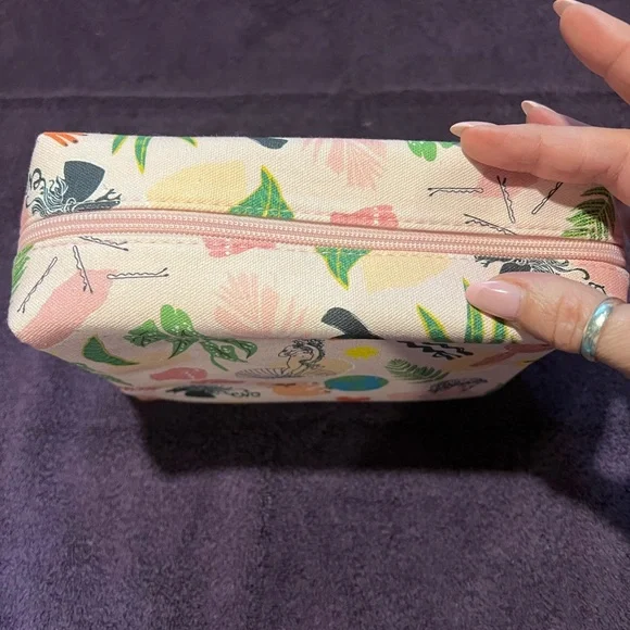 New pouch - Picture 2 of 3